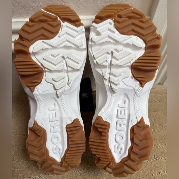 NWOT Sorel Women’s Kinetic Breakthru Caribou Waterproof Boot, Size 7.5 - Picture 5 of 7